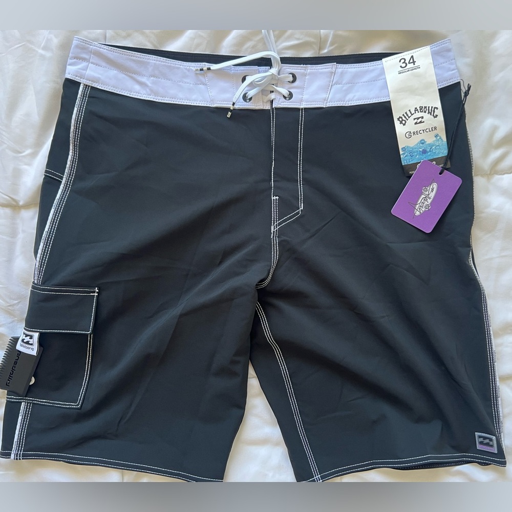 NWT Billabong Men’s Boardshorts Size 34